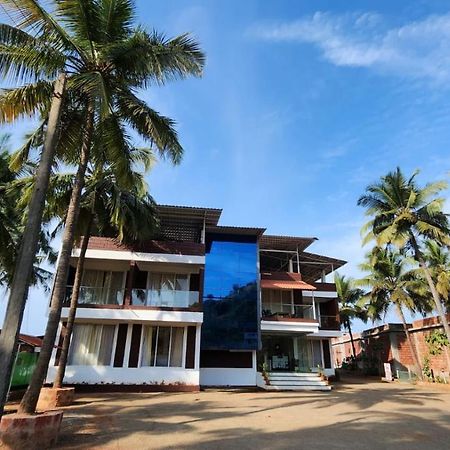Coastal Bay Beach Resort Harnai Экстерьер фото