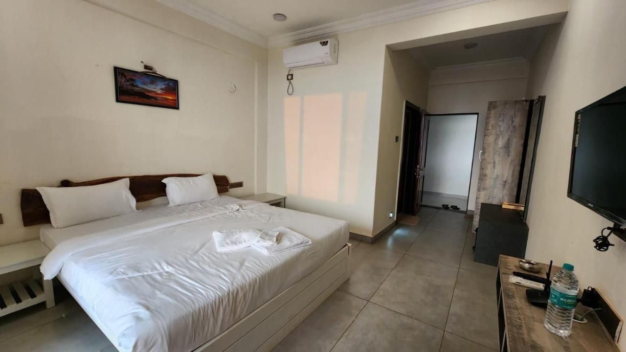 Coastal Bay Beach Resort Harnai Экстерьер фото