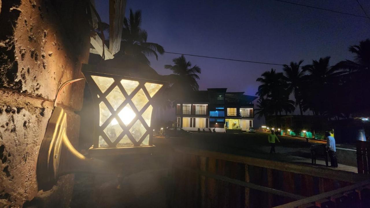 Coastal Bay Beach Resort Harnai Экстерьер фото
