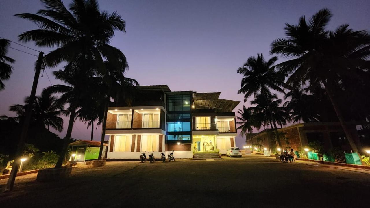 Coastal Bay Beach Resort Harnai Экстерьер фото