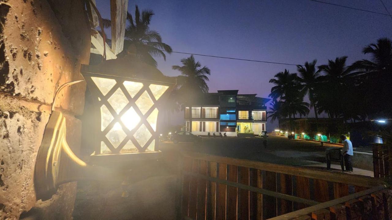 Coastal Bay Beach Resort Harnai Экстерьер фото