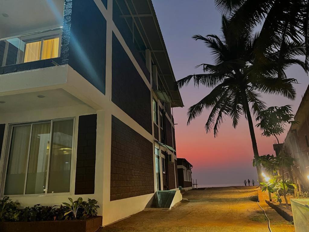 Coastal Bay Beach Resort Harnai Экстерьер фото