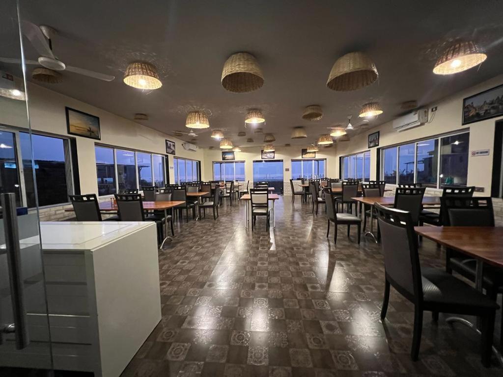 Coastal Bay Beach Resort Harnai Экстерьер фото